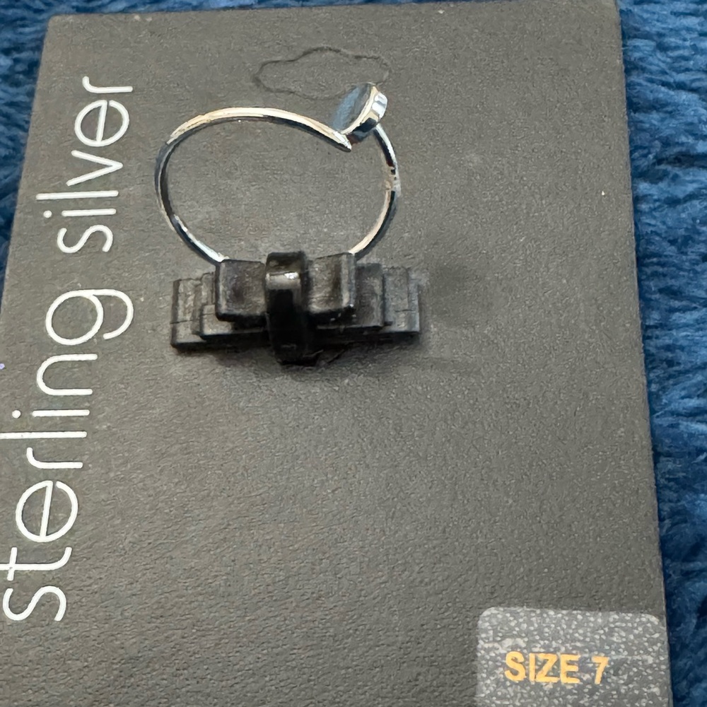 Size 7 ring - Picture 4 of 6